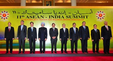 Aktivitäten von Premierminister Nguyen Tan Dung beim ASEAN-Gipfel  - ảnh 2